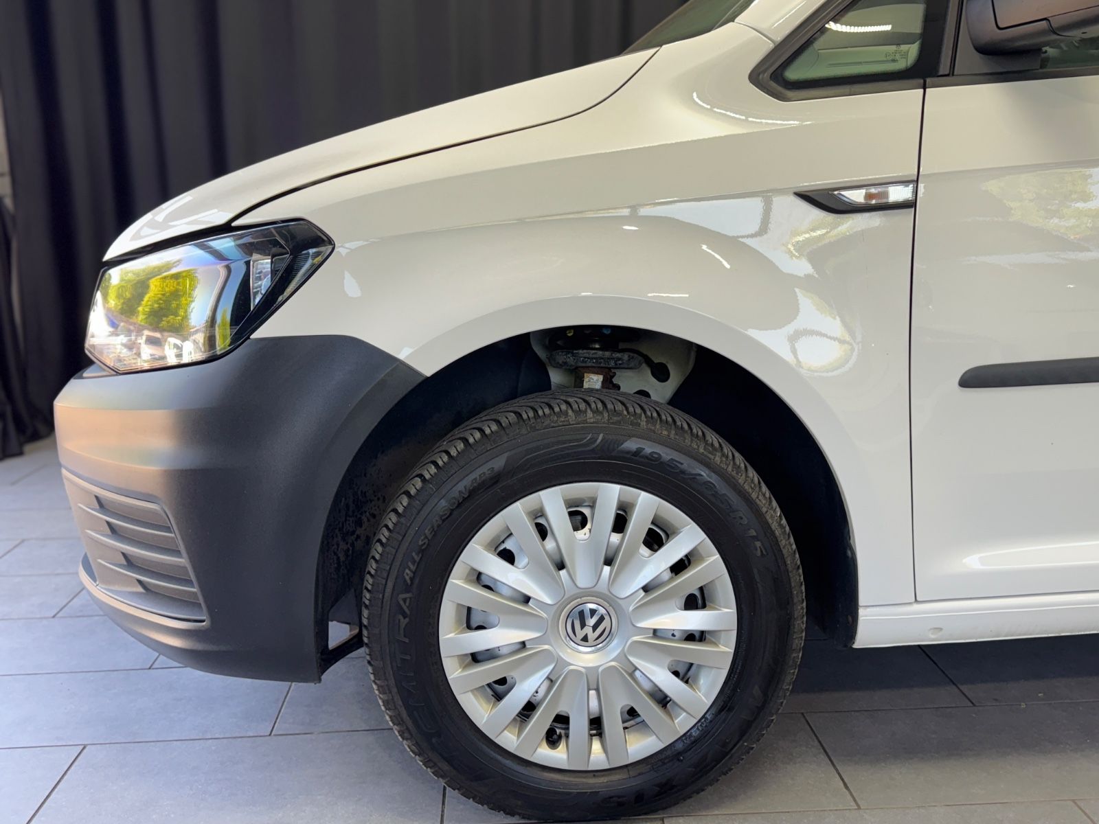 Fahrzeugabbildung Volkswagen Caddy Maxi Kasten 2.0TDI BMT|NAVI|TÜV 06/2026
