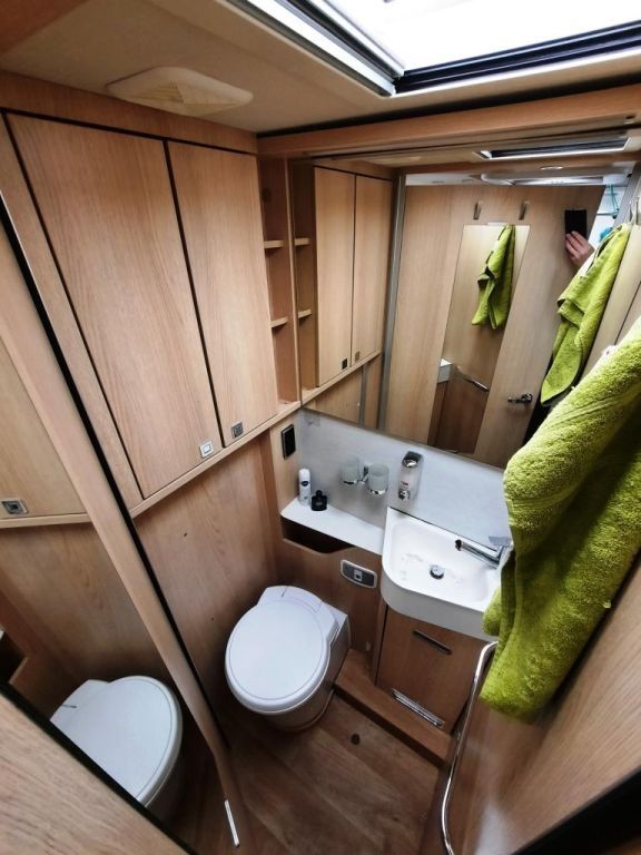 Fahrzeugabbildung HYMER / ERIBA / HYMERCAR B-Klasse 680 Lithium/Solar/Gastank/1.Hand