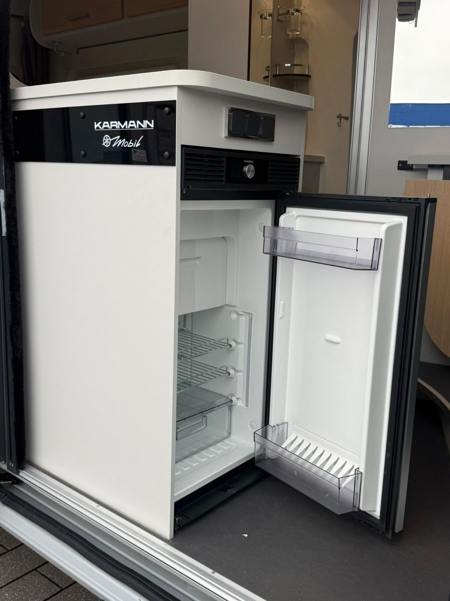 Fahrzeugabbildung Karmann Dexter DE 600 Automatik  160 PS