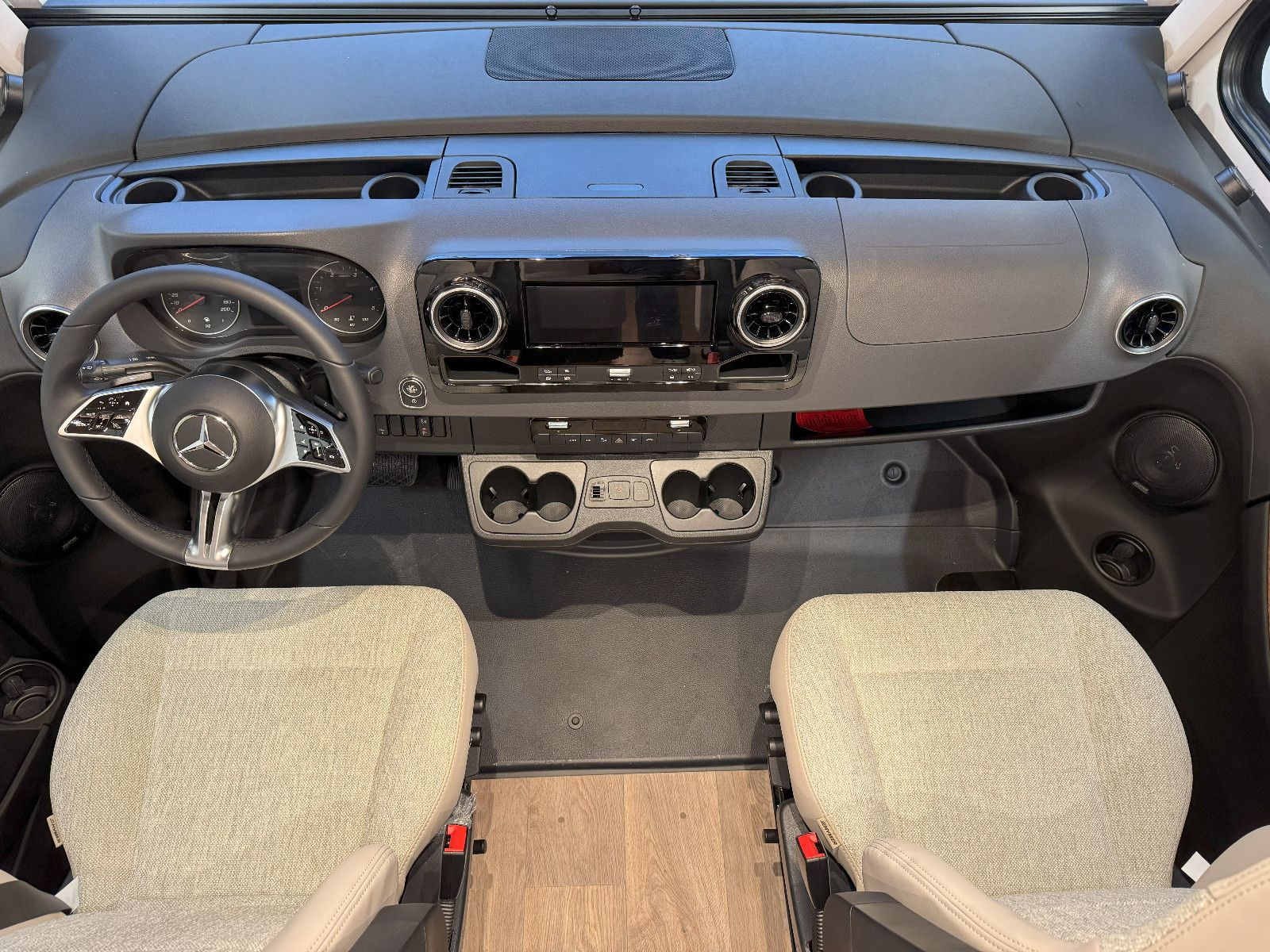 Fahrzeugabbildung HYMER / ERIBA / HYMERCAR B-Klasse MC-I White Line 600 - Vollausstattung!