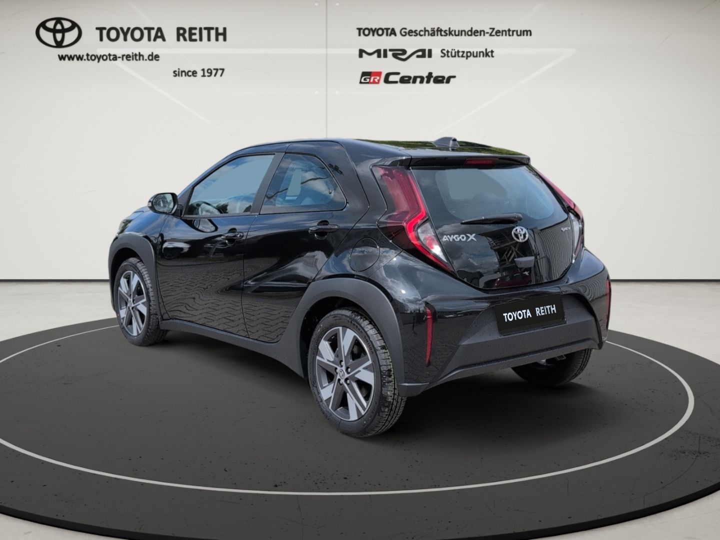 Toyota Aygo X Hybrid 1,5 l Active CVT Apple CarPlay And imagem 3
