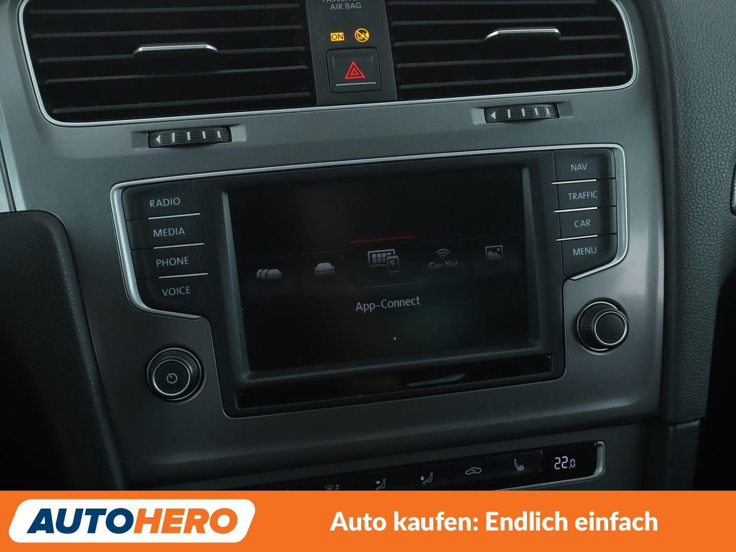 Volkswagen Golf VII 1.2 TSI Lounge Aut.*NAV*BI-XENON*TEMPO*