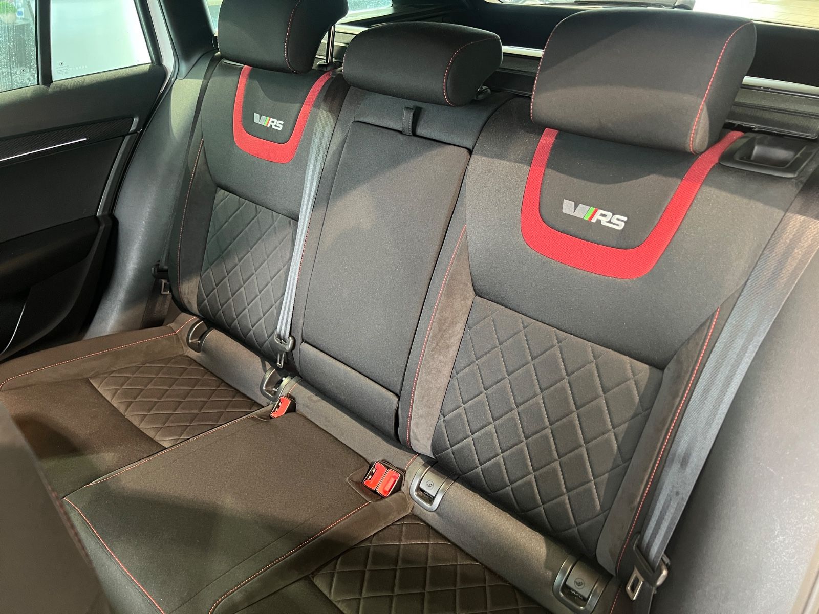 Skoda Octavia Combi RS foto 16