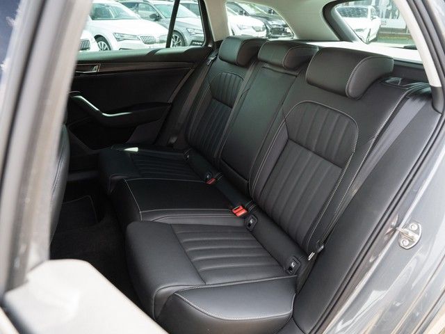 Superb Combi 2.0 TDI Premium Edition DSG 4x4 AHK