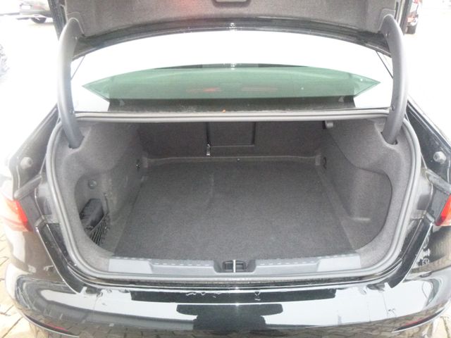 Fahrzeugabbildung Audi A3 Limo 30 TDI >AUT/NAVI/Sitzheiz/PDC<