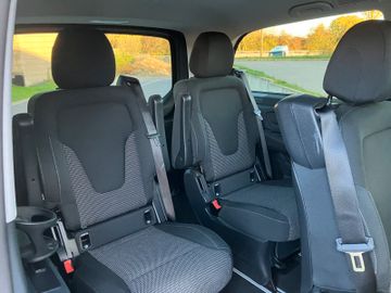 Mercedes V 220 - 10