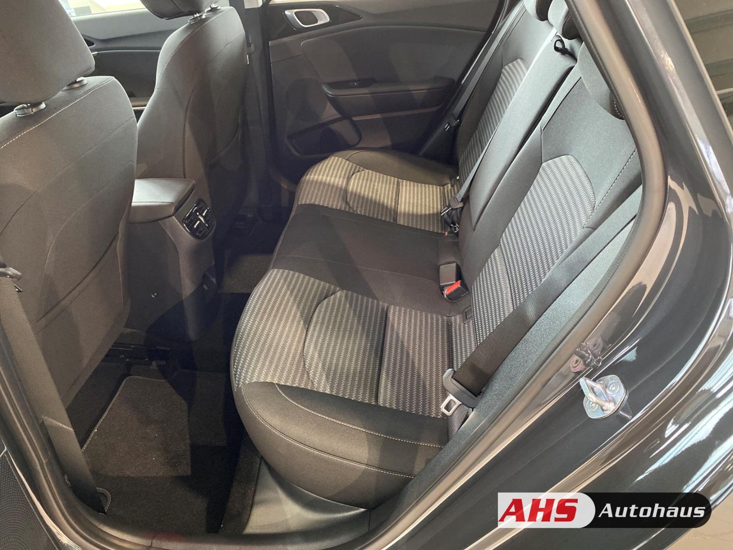 Kia Ceed_sw Sportswagon Vision 1.6 CRDi Mild Hybrid 