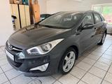 Hyundai i40 cw blue Style*2.Hand*Scheckheft* - Hyundai i40 Style mit Diesel-Antrieb