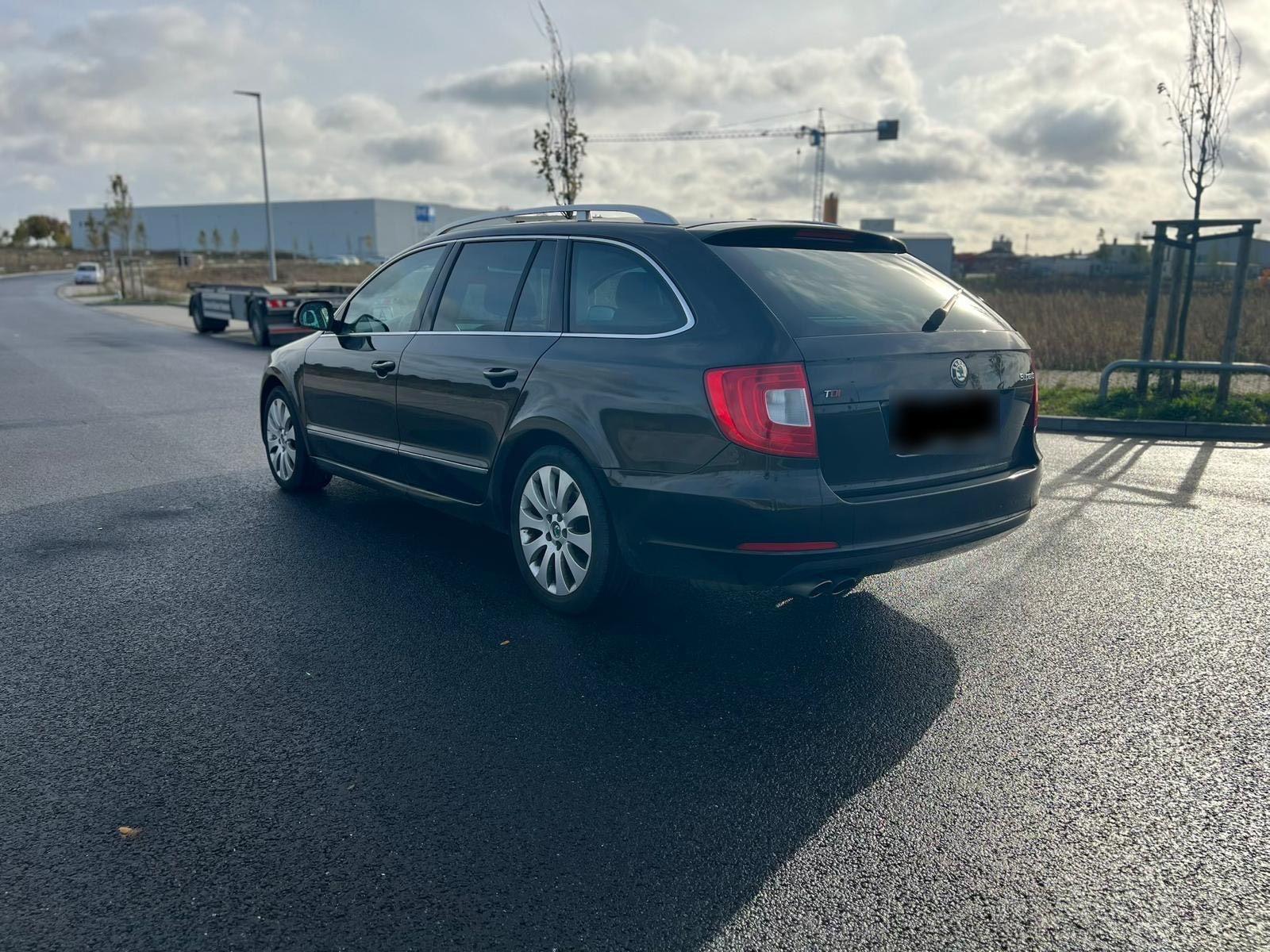 Skoda Superb 2012 — photo 6