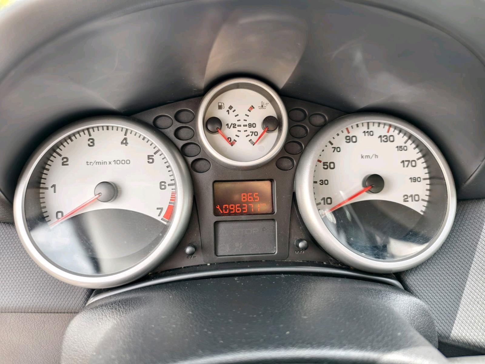 Peugeot 207 2011 — photo 10