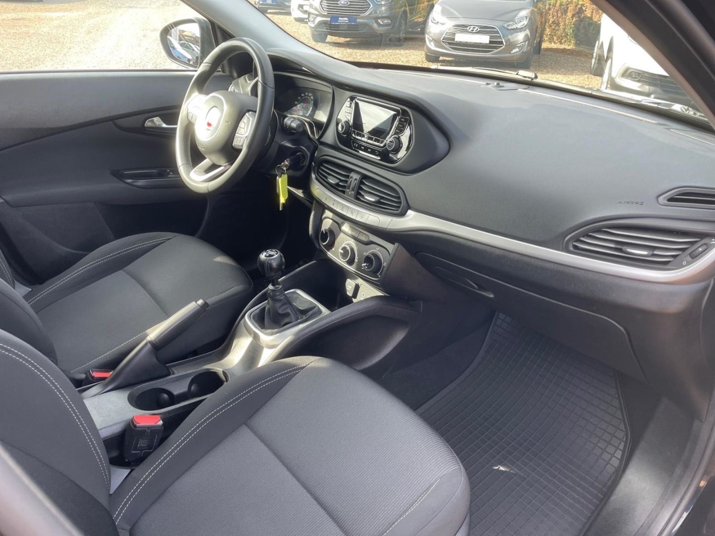 Fahrzeugabbildung Fiat Tipo 1.4 Kombi More Klima Parksensoren Tempomat