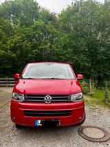 Volkswagen T5 Multivan Match - rote Volkswagen T5 Multivan