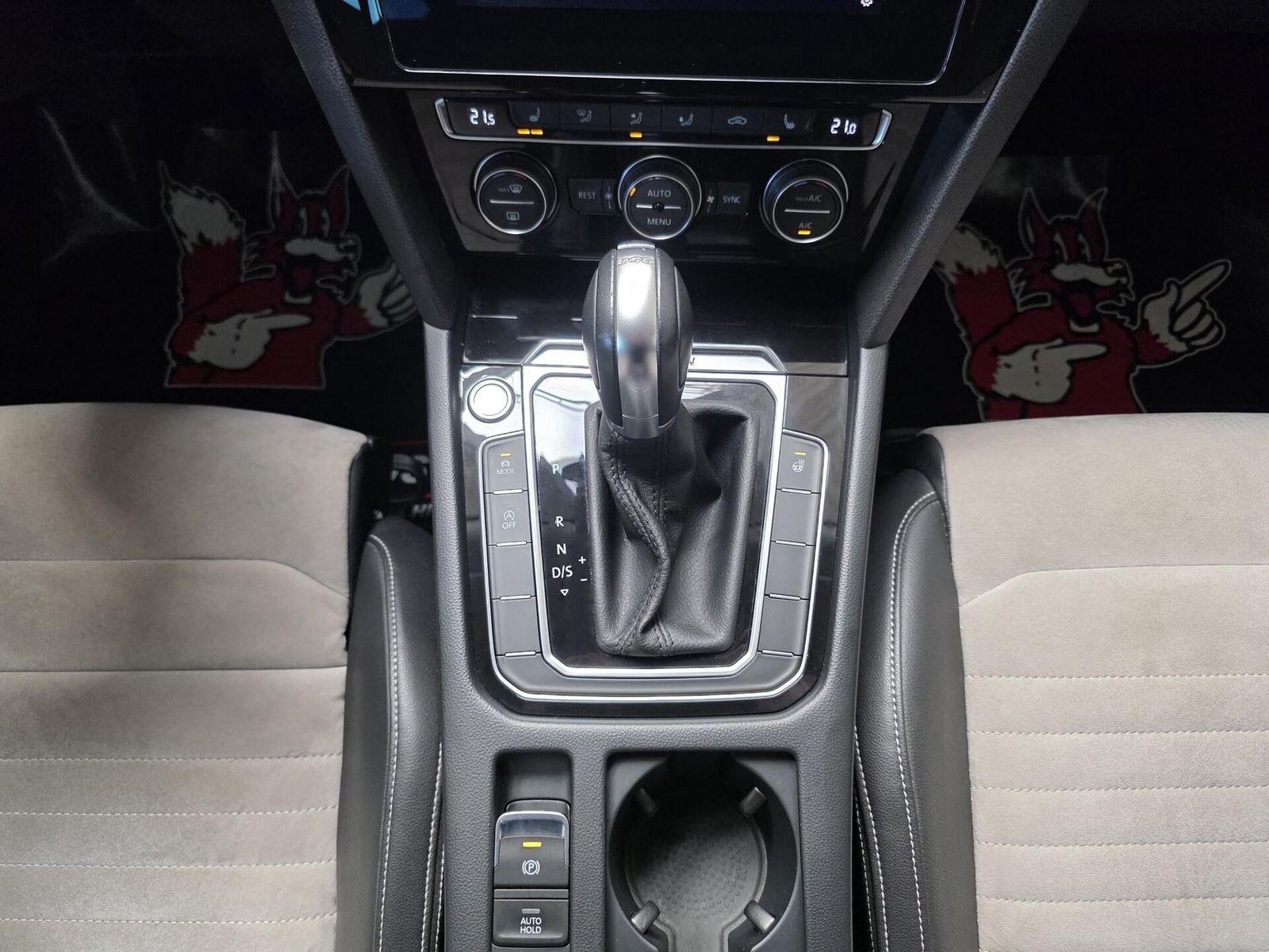 Fahrzeugabbildung Volkswagen Passat Variant 4M R-Line/Keyles/DAB/Carplay/Ahk