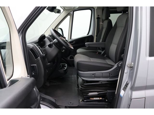 Fahrzeugabbildung Fiat Ducato 30 L1H1 2.2 Panorama - Komfort-Fahrersitz