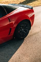 Corvette Chevrolet Z06 - 7.0 V8 LS7 612hp 1380kg man - Corvette: C06