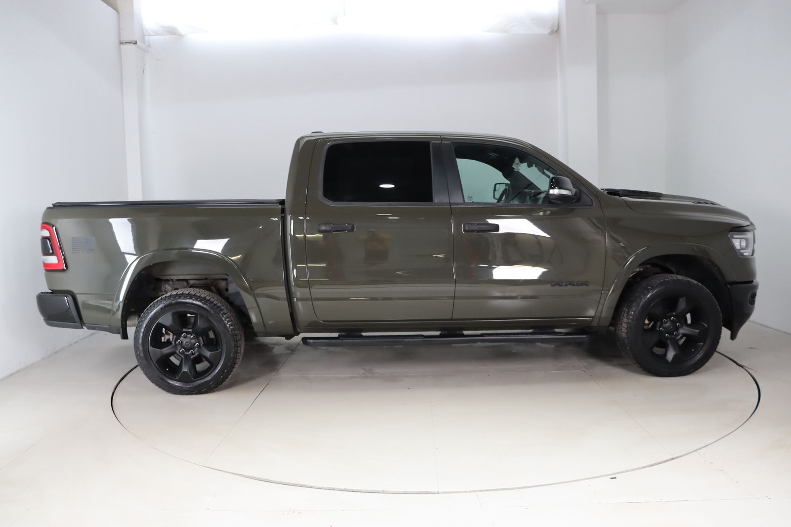 Fahrzeugabbildung Dodge Ram 1500 5.7 V8 Crew Cab Big Horn * Built to Ser