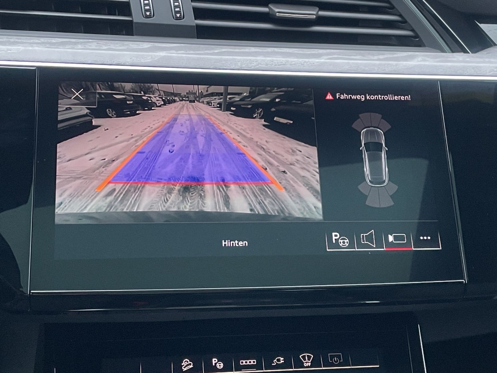 Audi Q8 e-tron - Bild 27