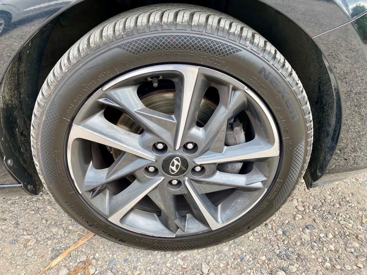 Fahrzeugabbildung Hyundai i30 1.0 DCT AAC SHZ ALLWETTER ALU