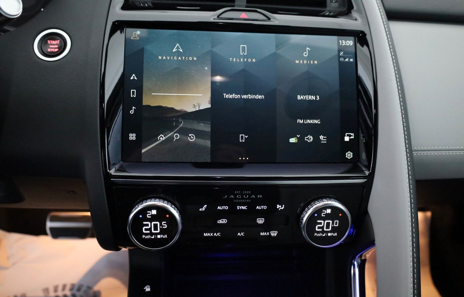 Fahrzeugabbildung Jaguar E-Pace R-Dynamic SE AWD,Navi,Kamera,ACC,AHK+WR