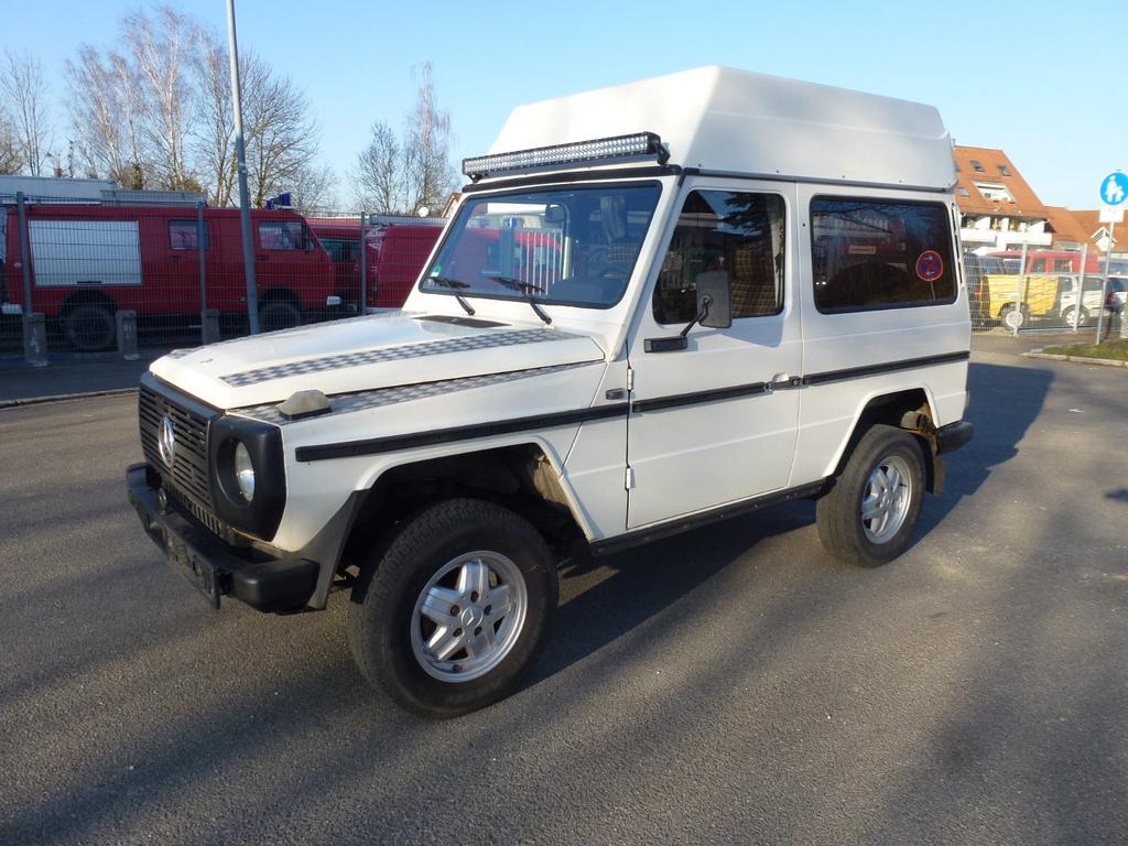 Mercedes-Benz G 230