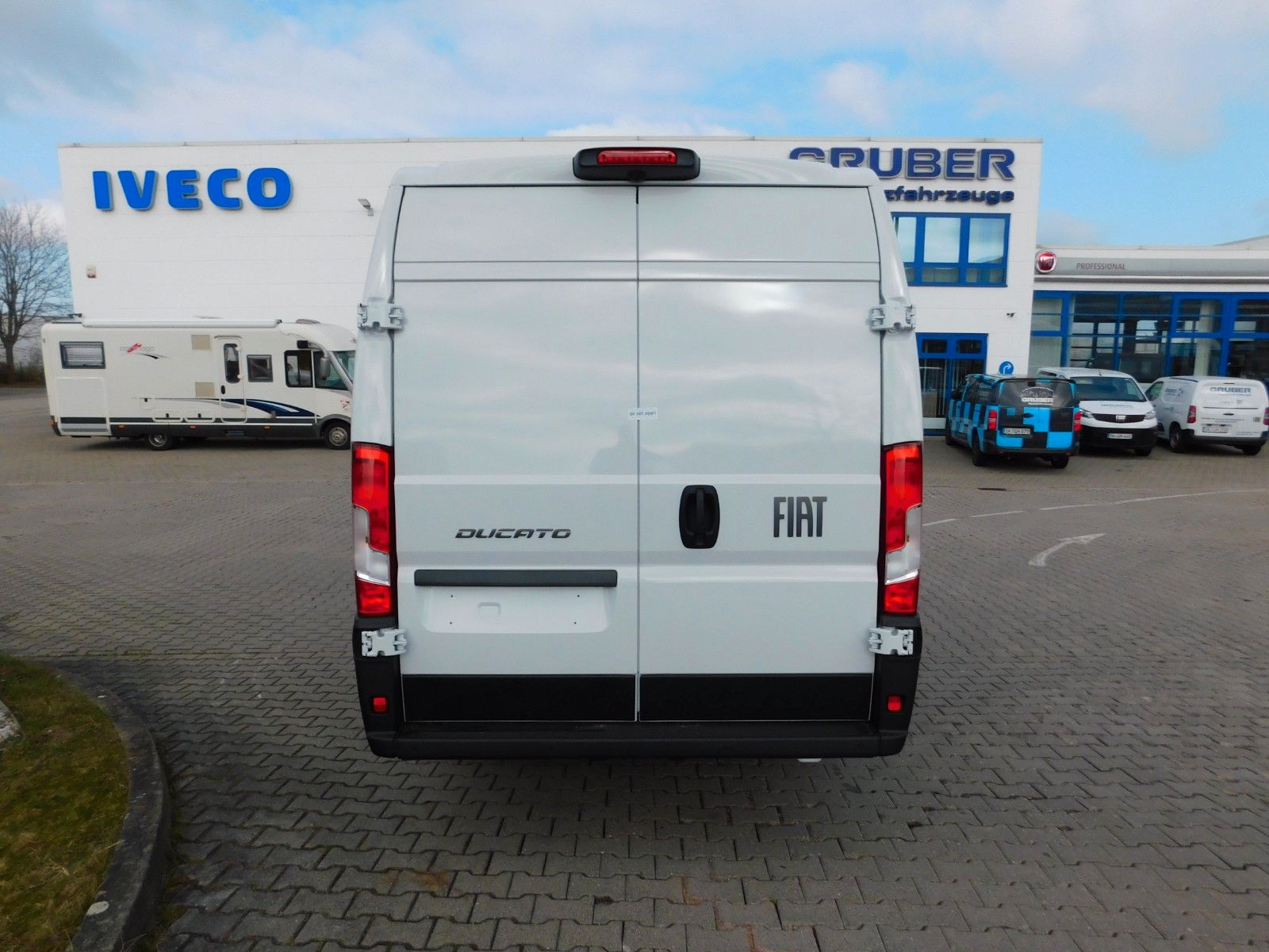 Fahrzeugabbildung Fiat Ducato H2 Kastenwagen 35 L4H2 140 Multijet Maxi