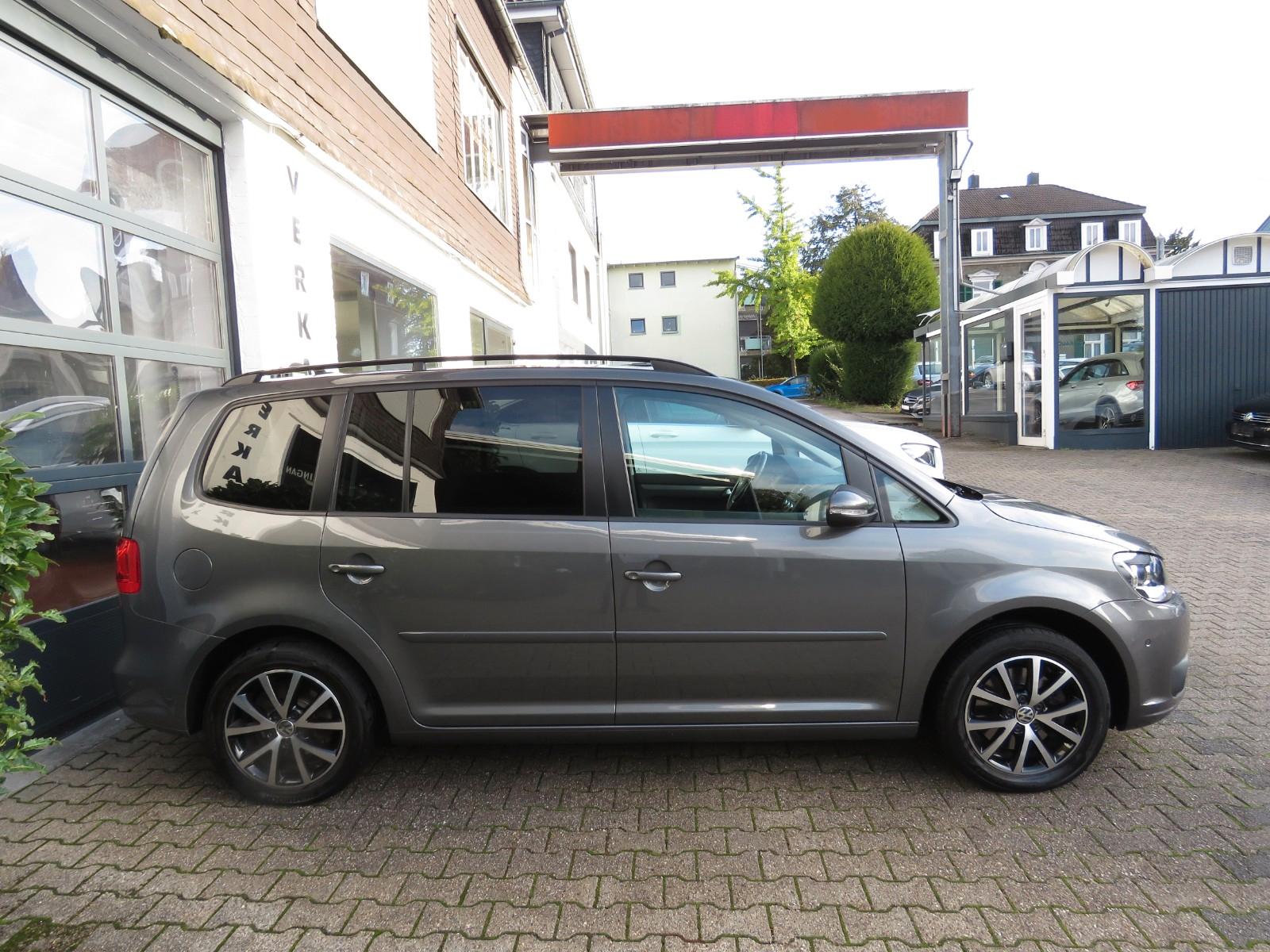 Volkswagen Touran Comfortline / AUTOMATIK / 7 SITZER