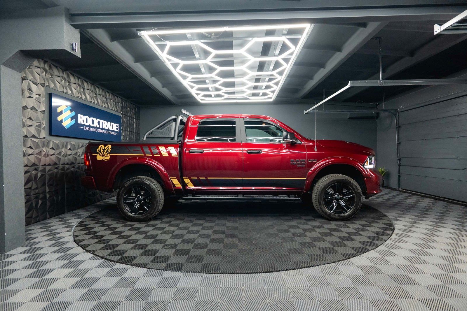 Fahrzeugabbildung Dodge RAM 5.7 V8 HEMI 4x4 OFFROAD Night-Paket *LED*AHK
