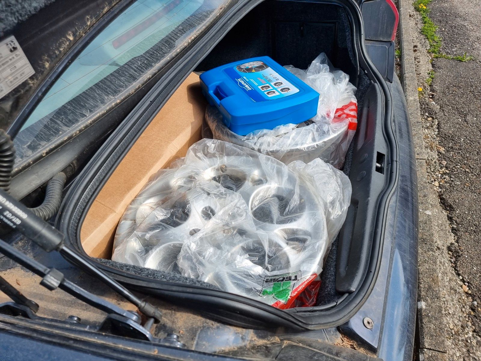 Fahrzeugabbildung Alfa Romeo 2x Alfa 166 2.5 V6 24V Distinctive