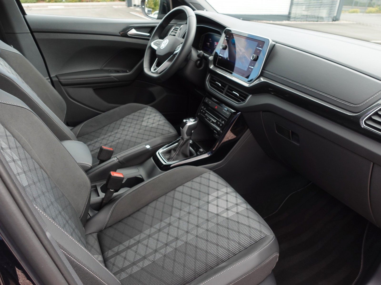 Fahrzeugabbildung Volkswagen T-Cross 1.5 TSI OPF DSG R-Line I.Hd/AHK/Matrix/.