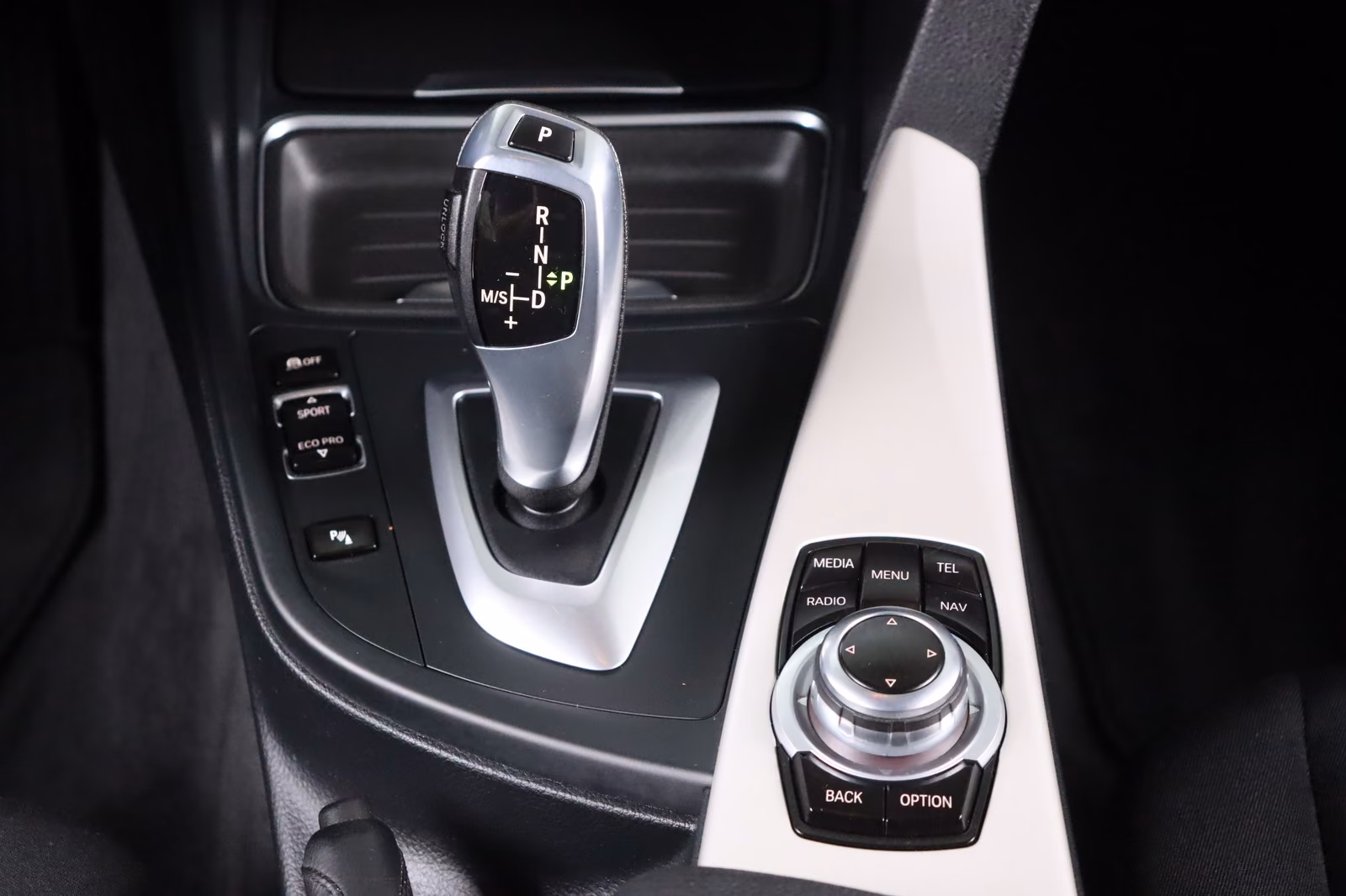 BMW 320 i Touring xDrive * Bi- Xenon * Navi