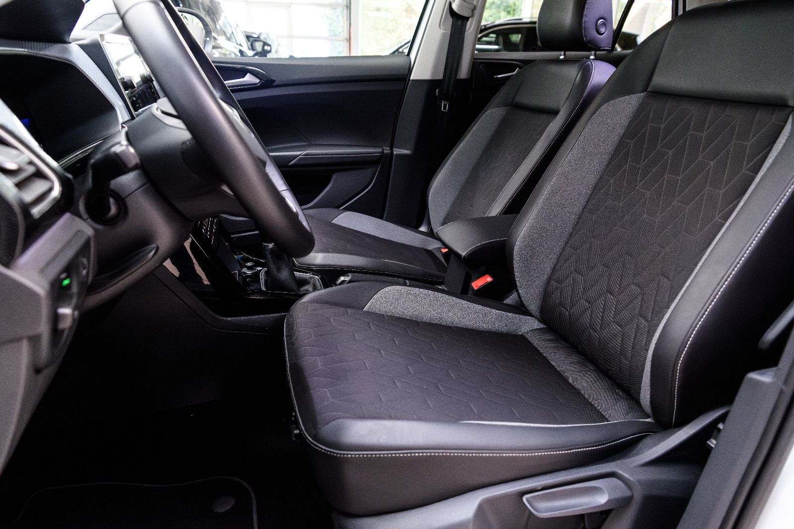 Fahrzeugabbildung Volkswagen T-Cross 1.0 TSI Goal +NAVI +LED