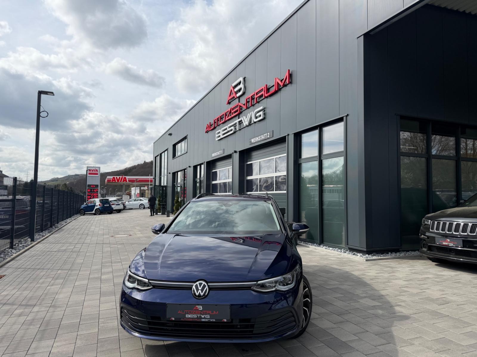 Volkswagen Golf VIII Variant Life*NAVI*SHZG*IQ-LIGHT*PDC