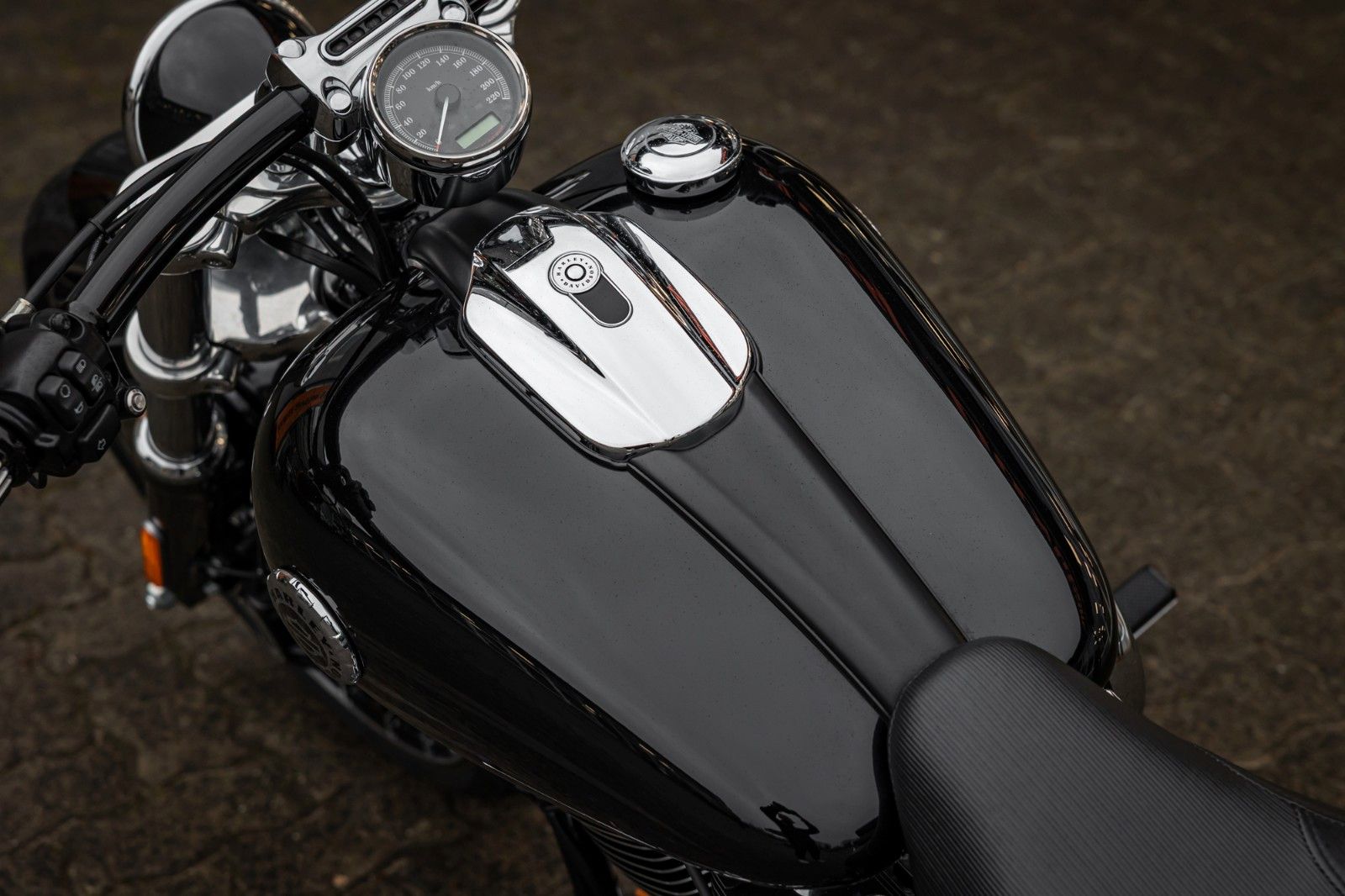 Fahrzeugabbildung Harley-Davidson FXSB Breakout 103 - Jekill & Hyde