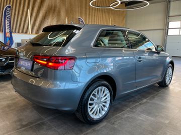 Audi A3 ambiente *BI-XENON*NAVI*TEMPOMAT*SZHZ*KLIMA*