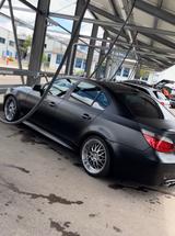 BMW e60 535d Schwarz Matt - BMW 535 aus 2005: 535d
