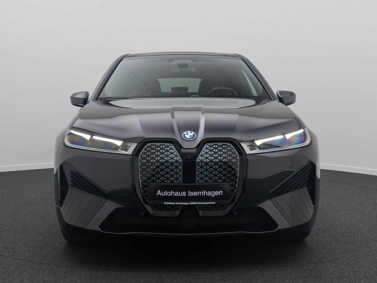 Fahrzeugabbildung BMW iX xD40 Sportpaket DAB SkyLounge 360° AHK 22Zoll