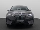 BMW iX xD40 Sportpaket DAB SkyLounge 360° AHK 22Zoll - BMW Gebrauchtwagen in Nürnberg
