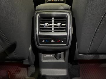 Fahrzeugverkauf 29 Skoda Kodiaq 2.0 TDI 4x4 Sportline Pano AHK 7-Sitze