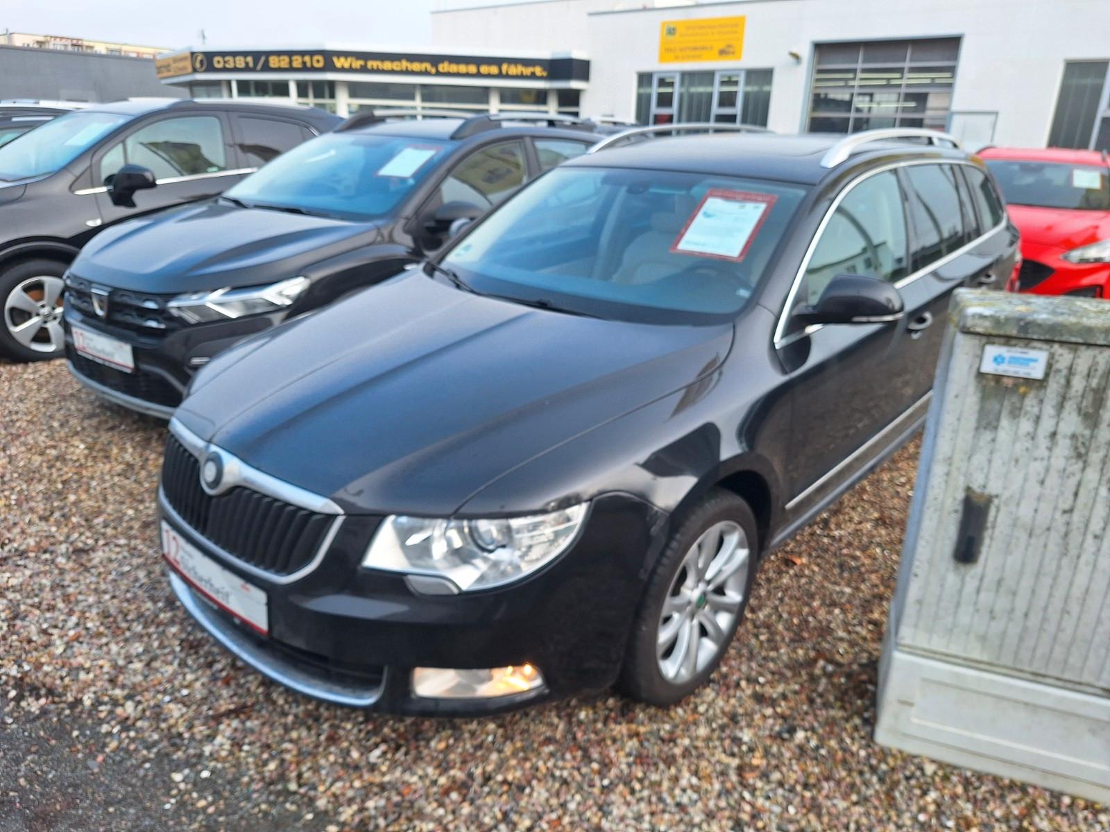 Skoda Superb Combi Elegance4x4DSG PANORAMA LEDER NAVI