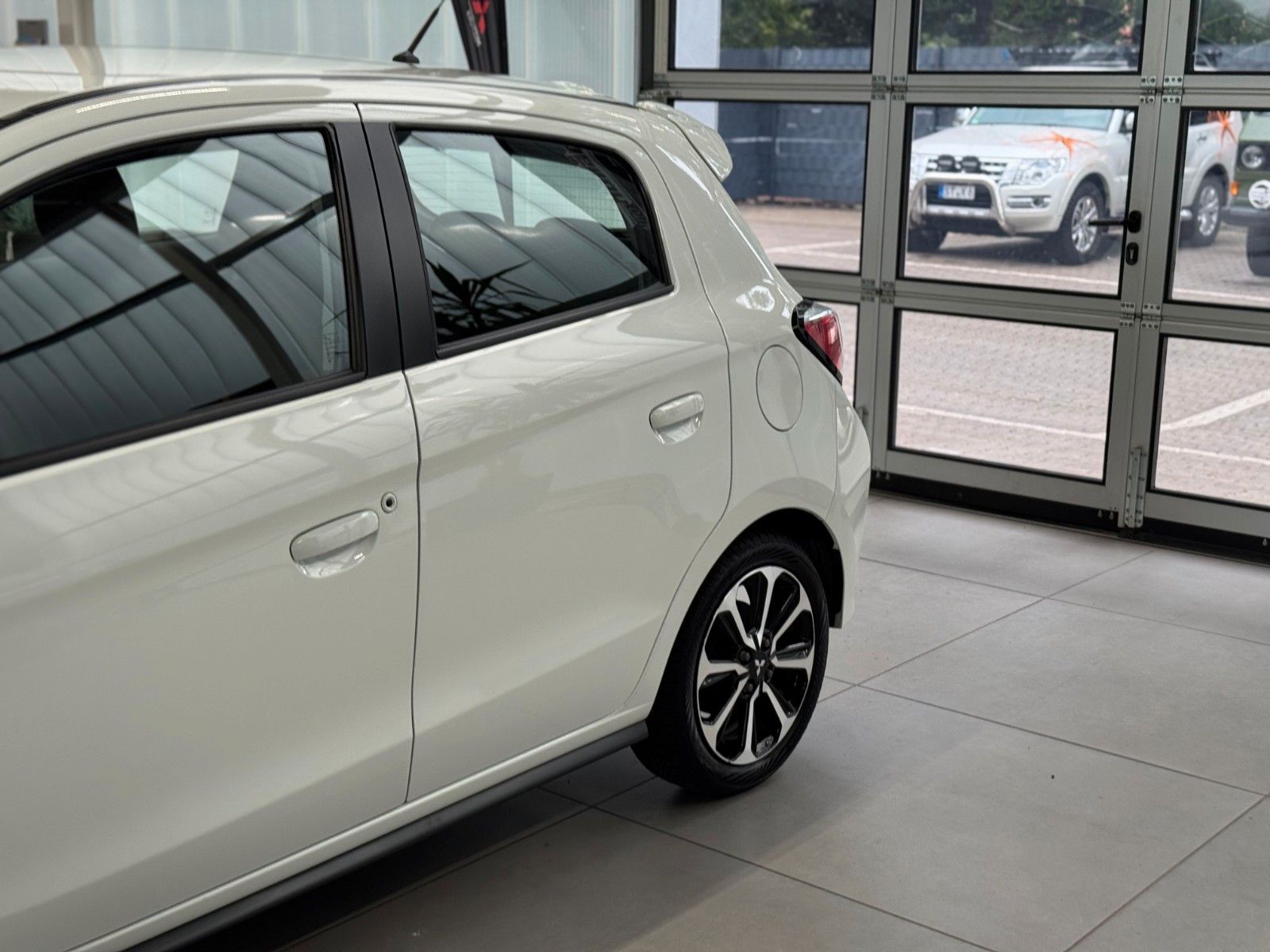 Fahrzeugabbildung Mitsubishi Space Star Algarve Limitiert KeylessGO Allwetter