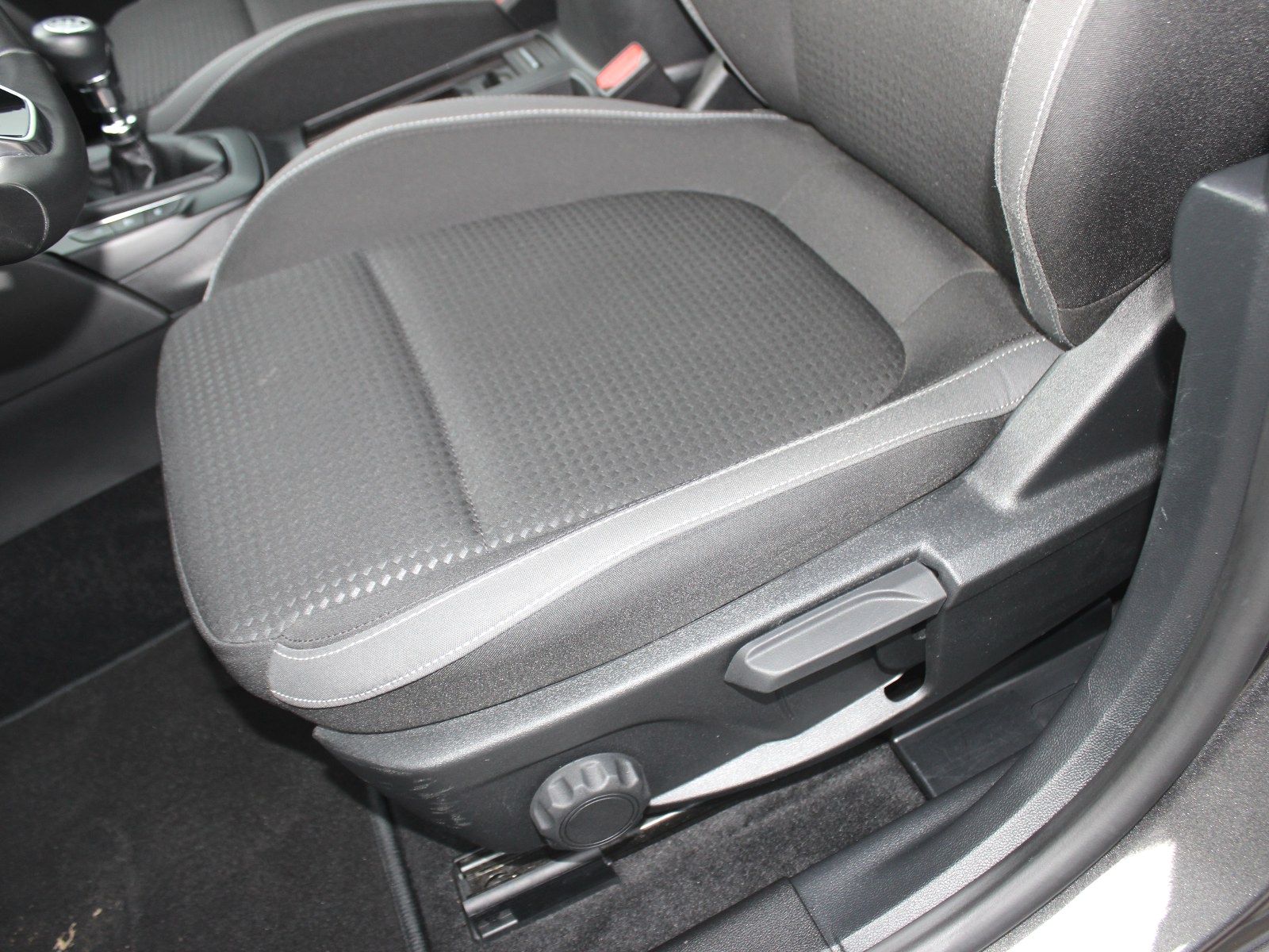 Fahrzeugabbildung Ford Focus Cool & Connect 1,5 EcoBlue