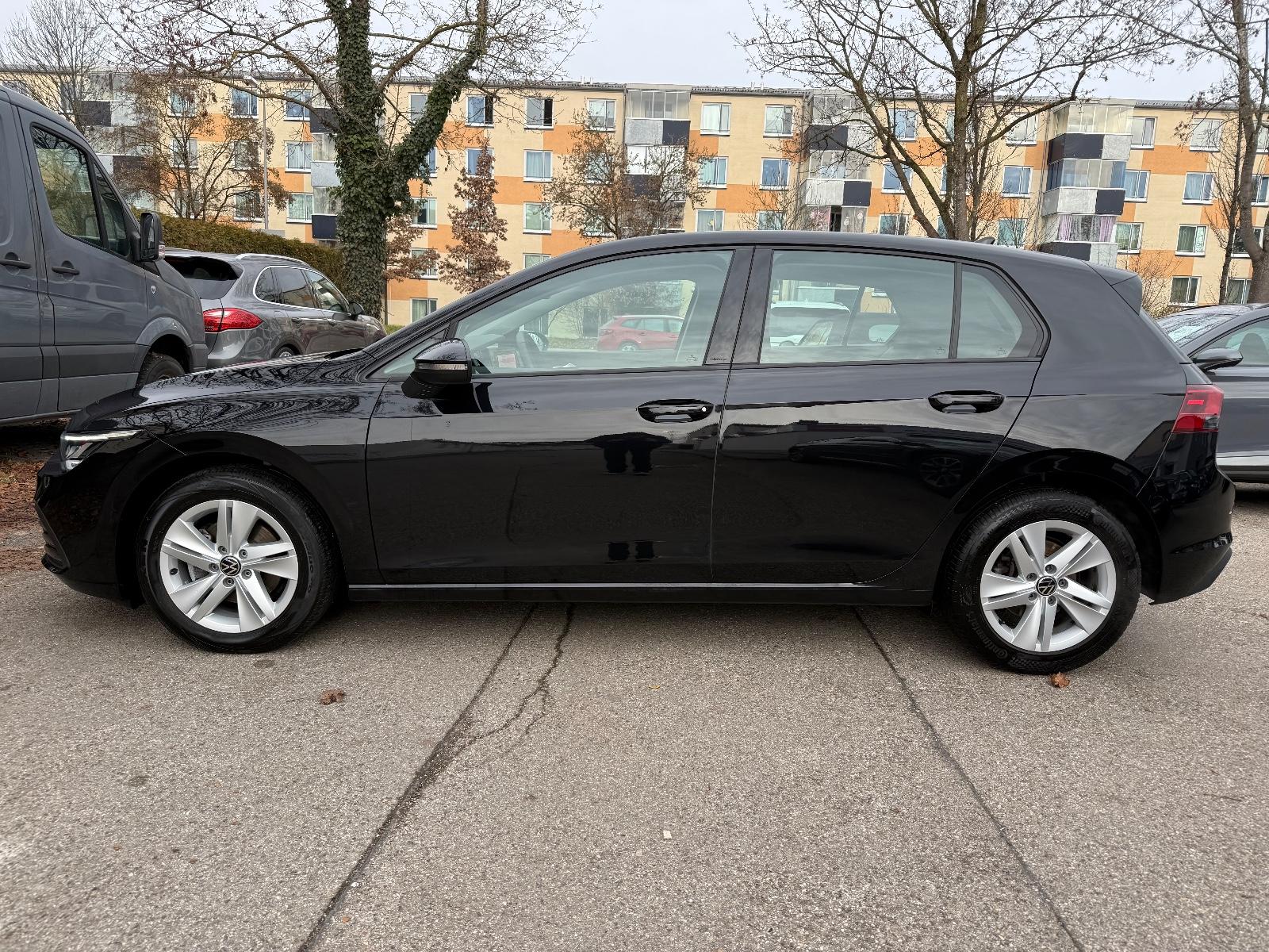 Volkswagen Golf VIII LIM. 1.5 TSI Life/DSG/ACC/NAVI/LED/ALU, миниатюра 2