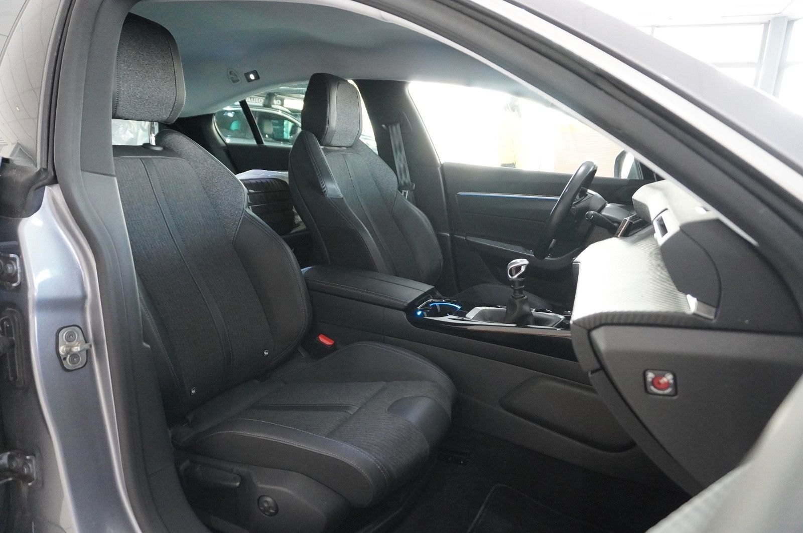 Fahrzeugabbildung Peugeot 508 LIM 1.5D ALLURE NAVI/LED/KAMERA/SHZ/VIRTU.