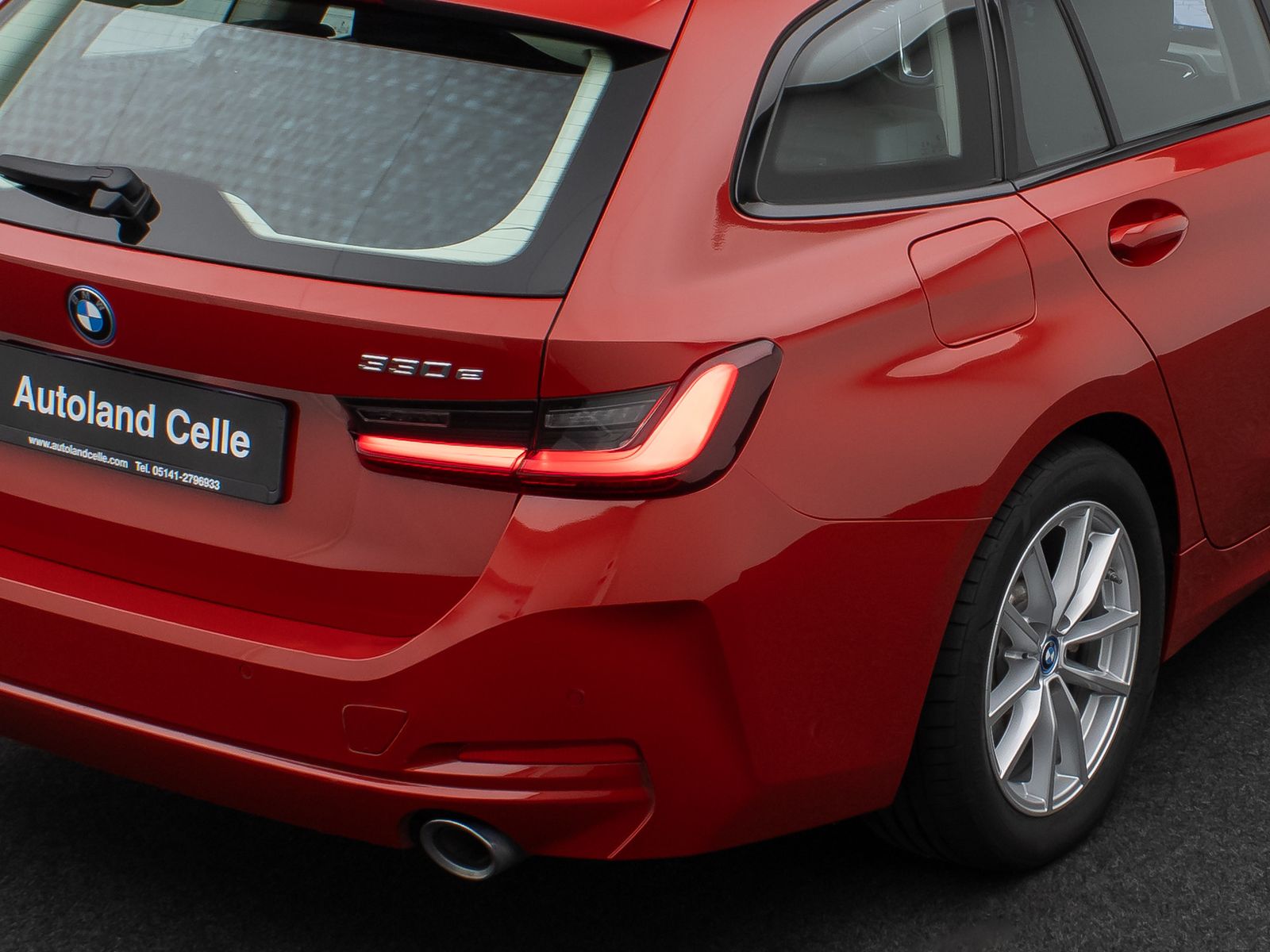 Fahrzeugabbildung BMW 330e DAB CockPit+ PDC LED Geschwindigkeitsreg.