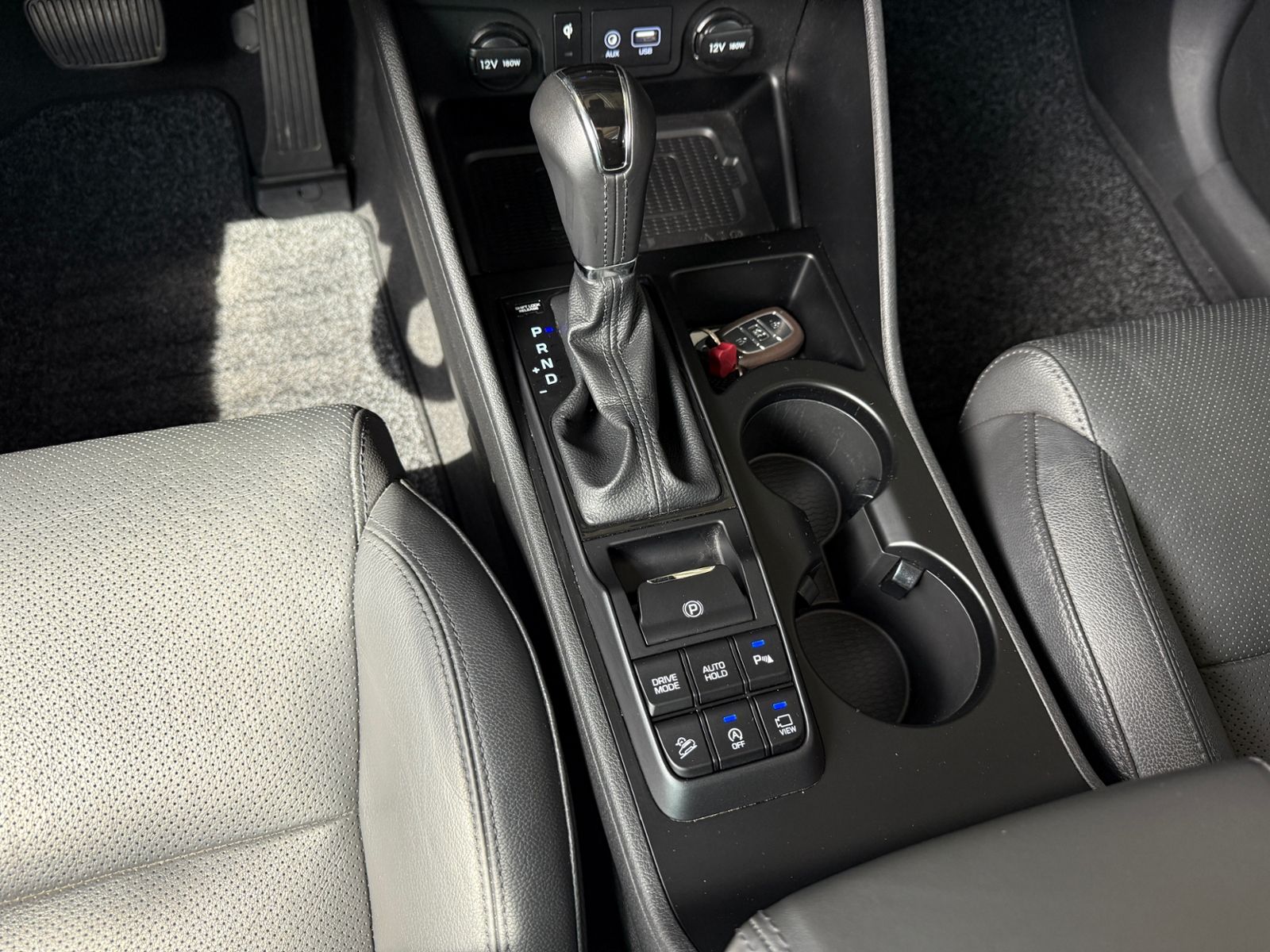 Fahrzeugabbildung Hyundai TUCSON Premium 4WD PANO AHK LED LEDER