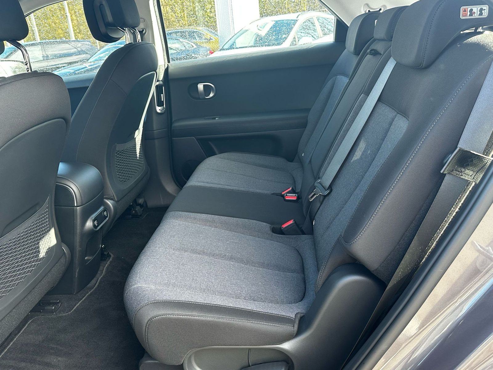 Fahrzeugabbildung Hyundai Ioniq 5 Basis 2WD NAVI+ACC+LED+SHZ+KAMERA+WP+DAB