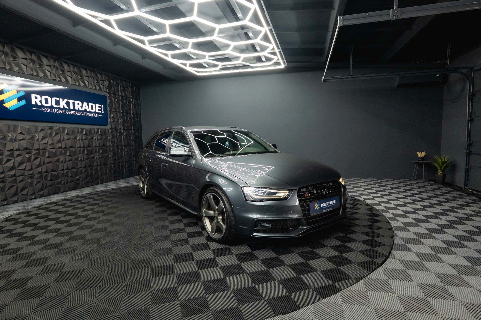Fahrzeugabbildung Audi S4 Avant 3.0 TFSI quattro | Top Zustand | LED