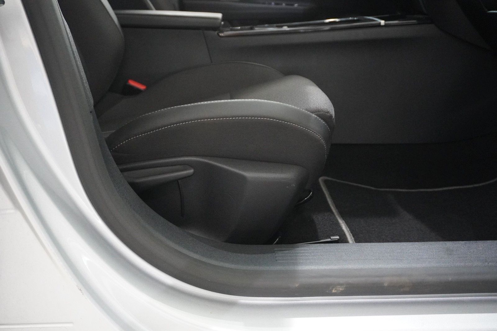 Fahrzeugabbildung Opel Astra L Lim. 1.6 HYBRID GS SPORT NAVI/360°/SPORT