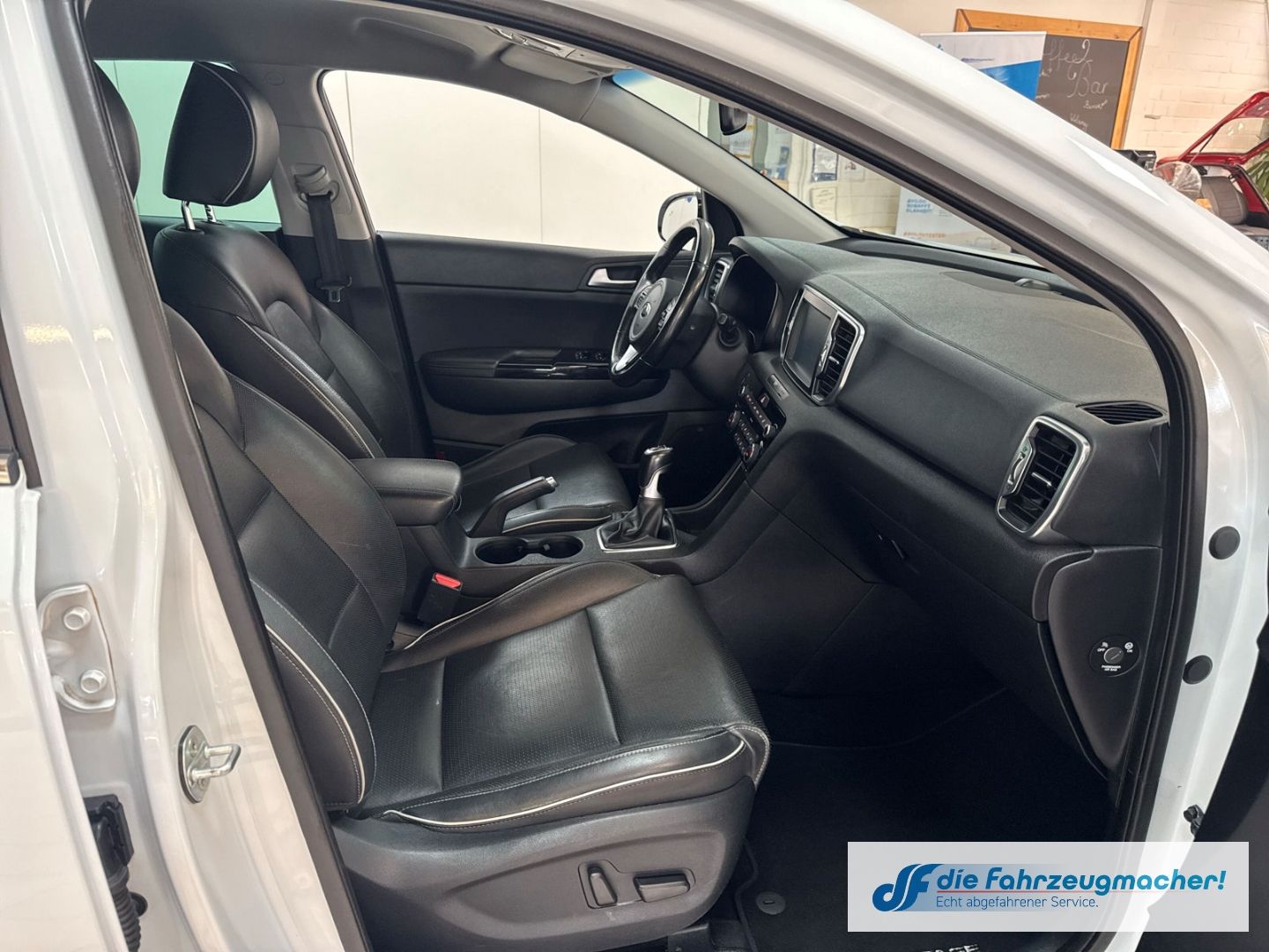 Fahrzeugabbildung Kia Sportage Dream Team 2WD Navi Leder Soundsystem M