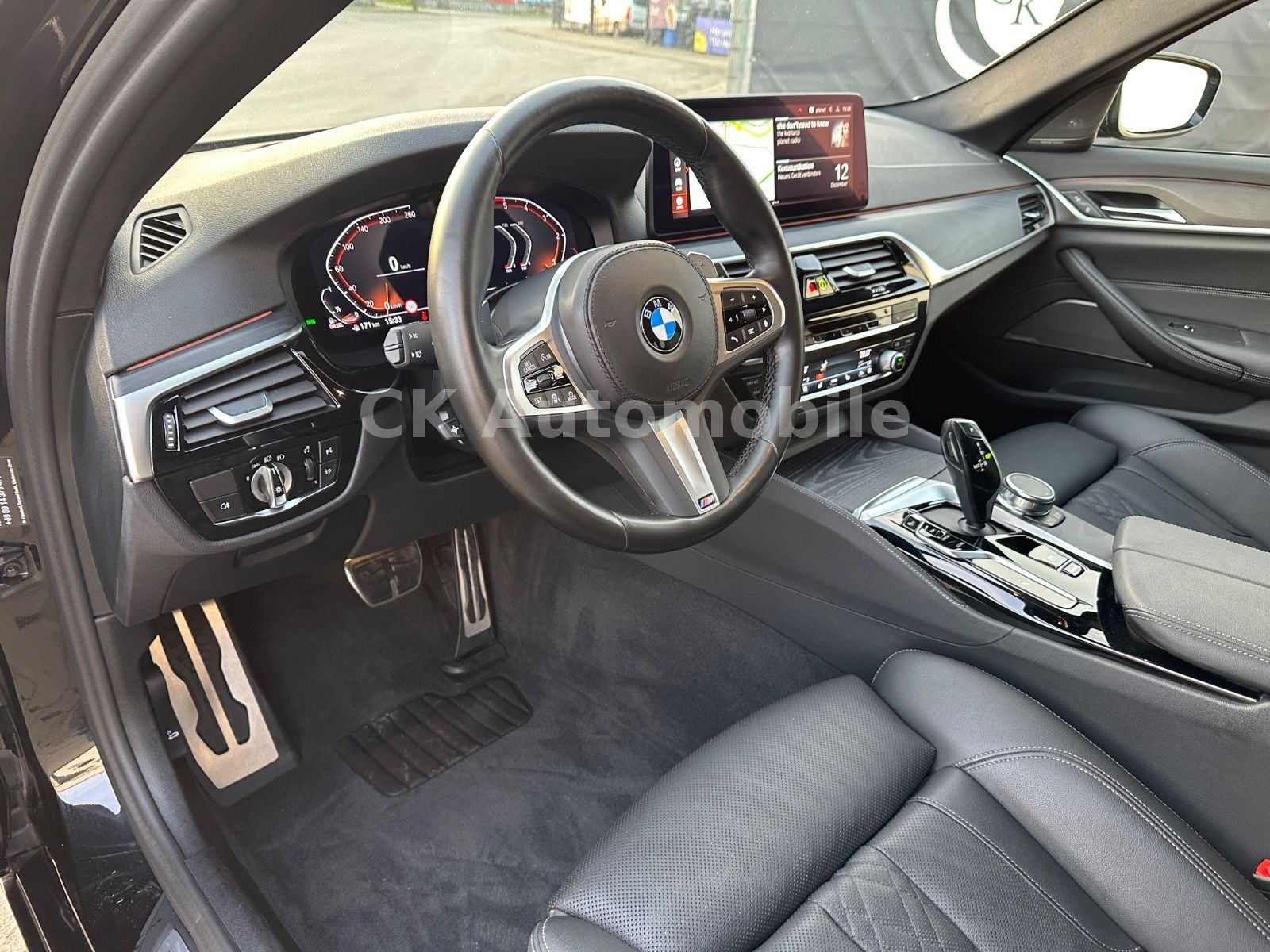 Fahrzeugabbildung BMW 530d xDrive M-Sport Facelift/Laser/Head-Up/AHK